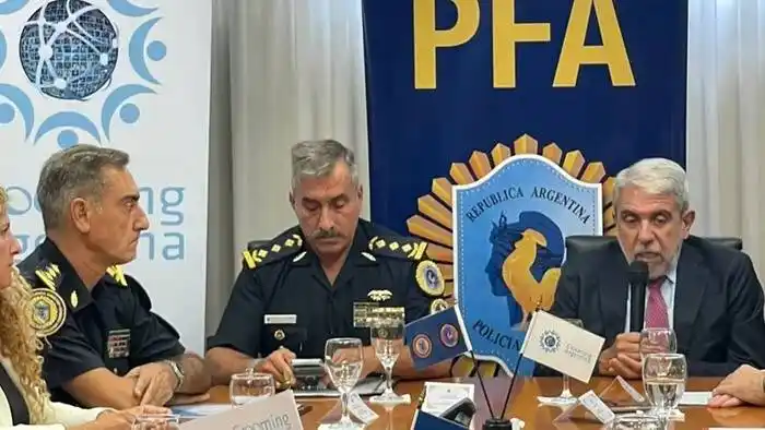 El Gobierno compró 100 pistolas Taser sin licitación  para aprovechar un �Splan canje⬝