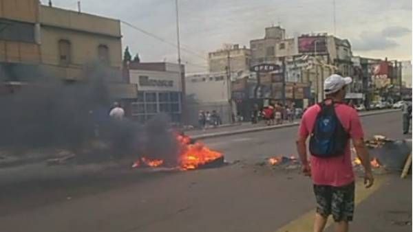 Caos y protestas por cortes de luz en distintas ciudades de la Provincia