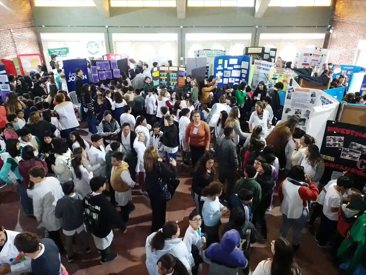 25 trabajos se presentan en la Feria de Educación Regional.