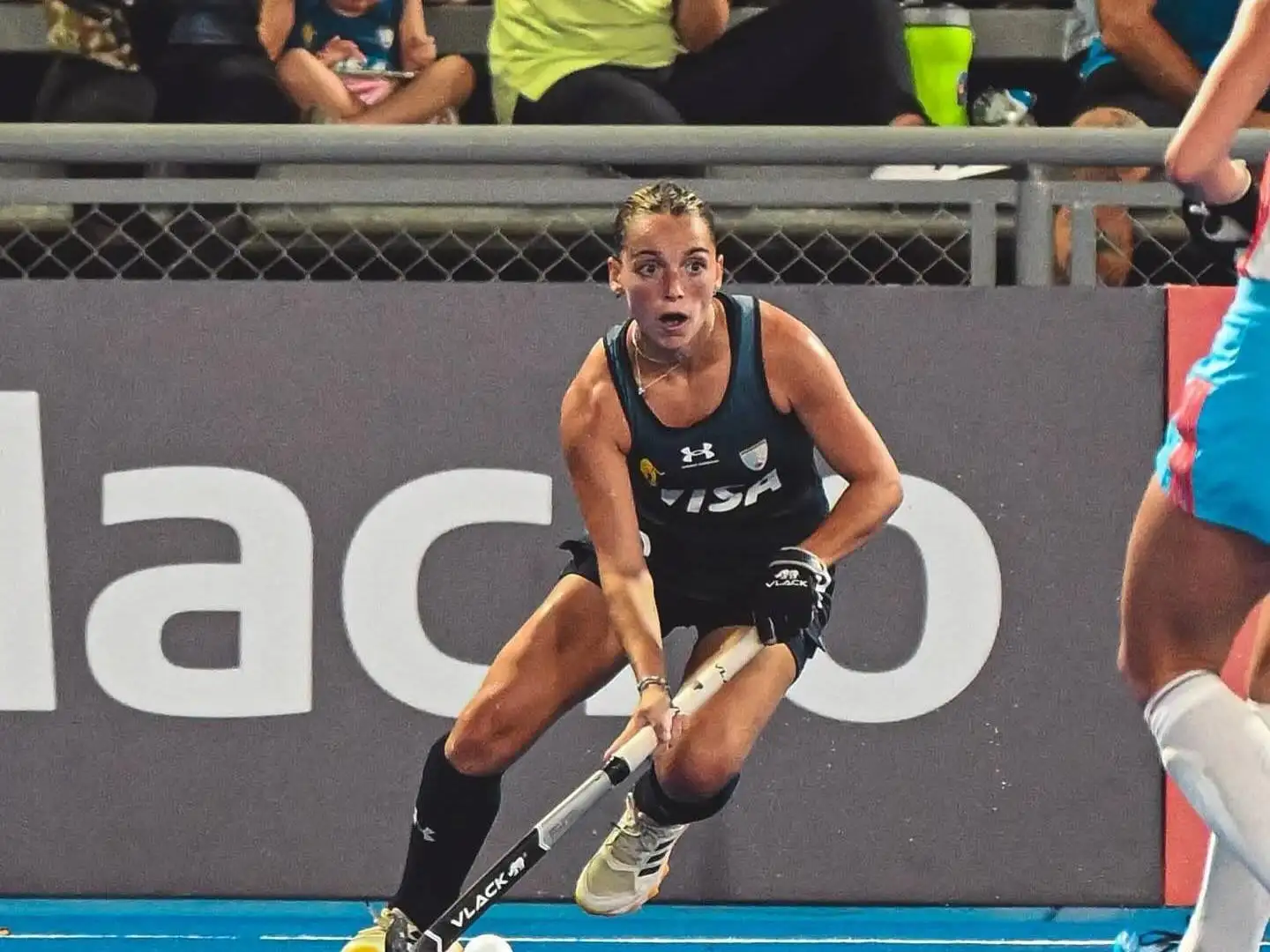 Brisa Bruggesser, presente en Santiago del Estero.