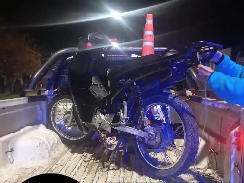 La motocicleta incautada por la policía.