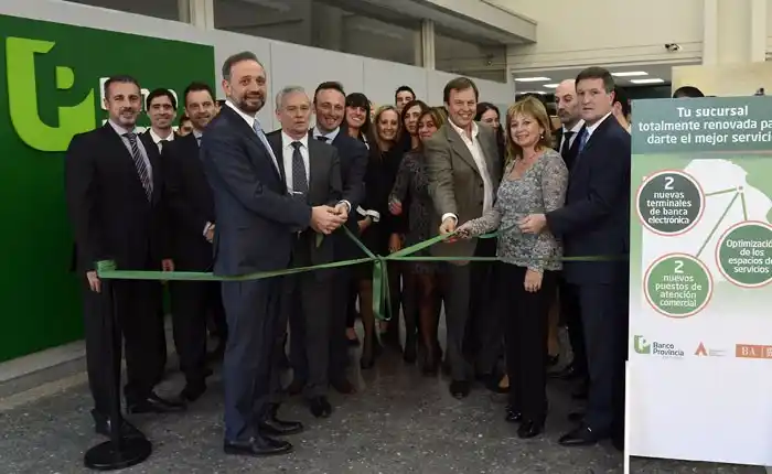 Adrogué: Inauguraron nuevos cajeros y puestos de atención en Bapro