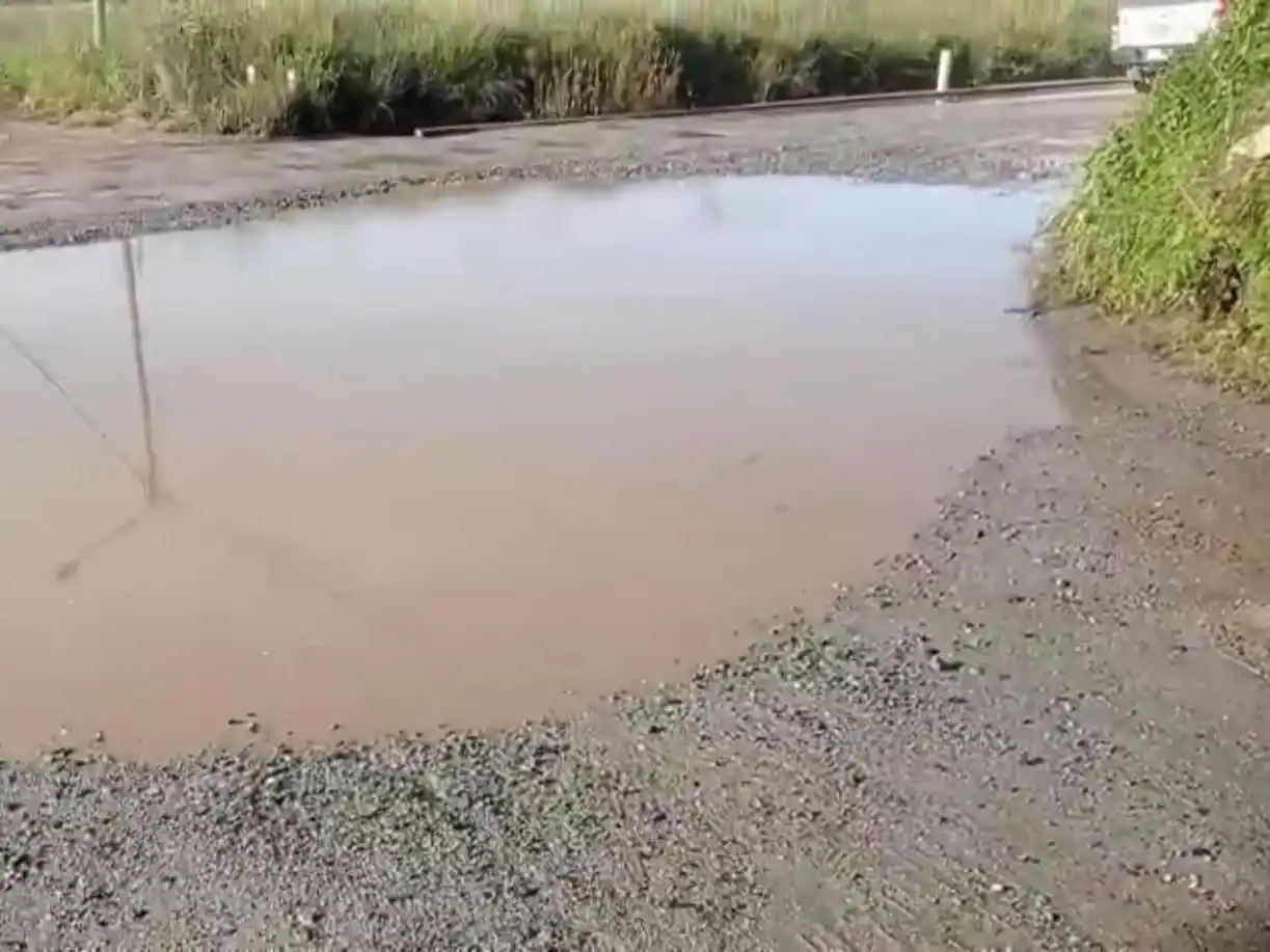 Ijurco y La Merced, prácticamente intransitable por un zanjón de 30 cm. de profundidad.