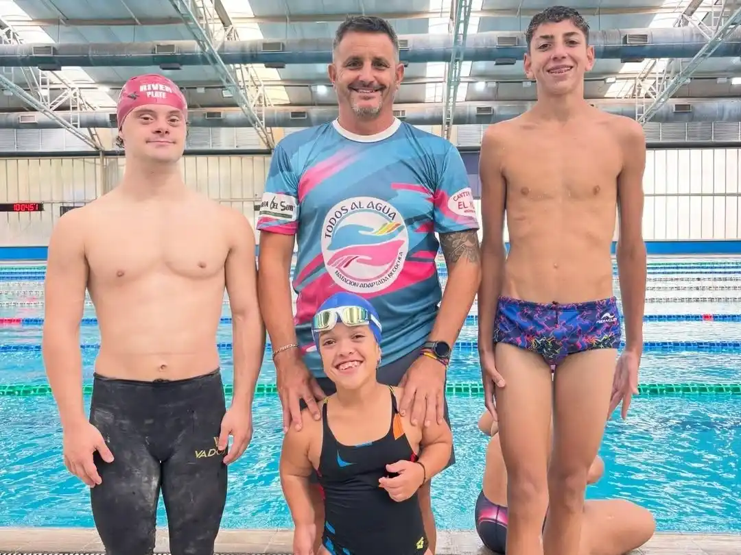 El profesor Marcos Bertone, junto a Améndola, García y Gallo