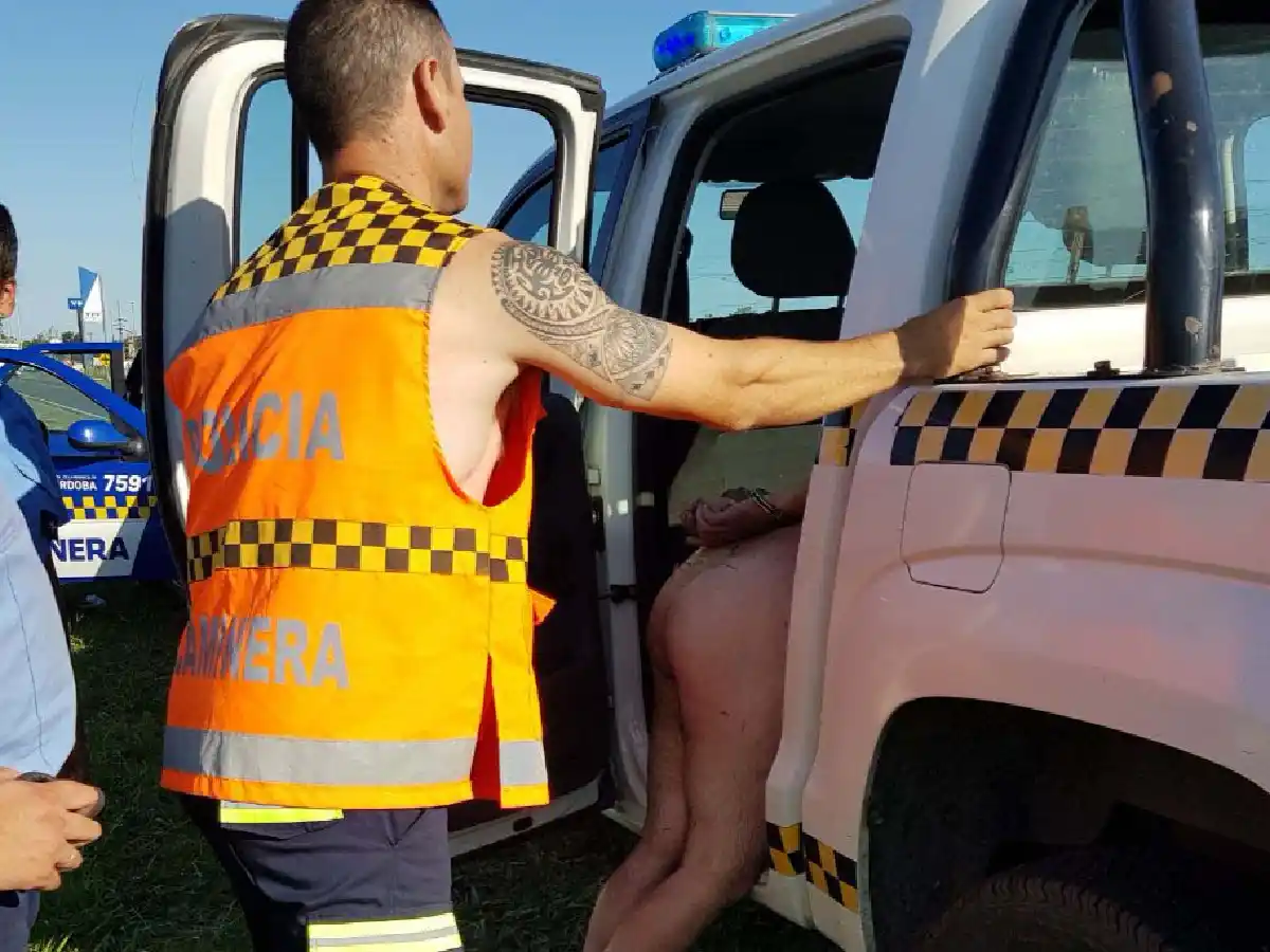 Separan al policía que agredió a exhibicionista: es una "situación inexplicable e innecesaria"