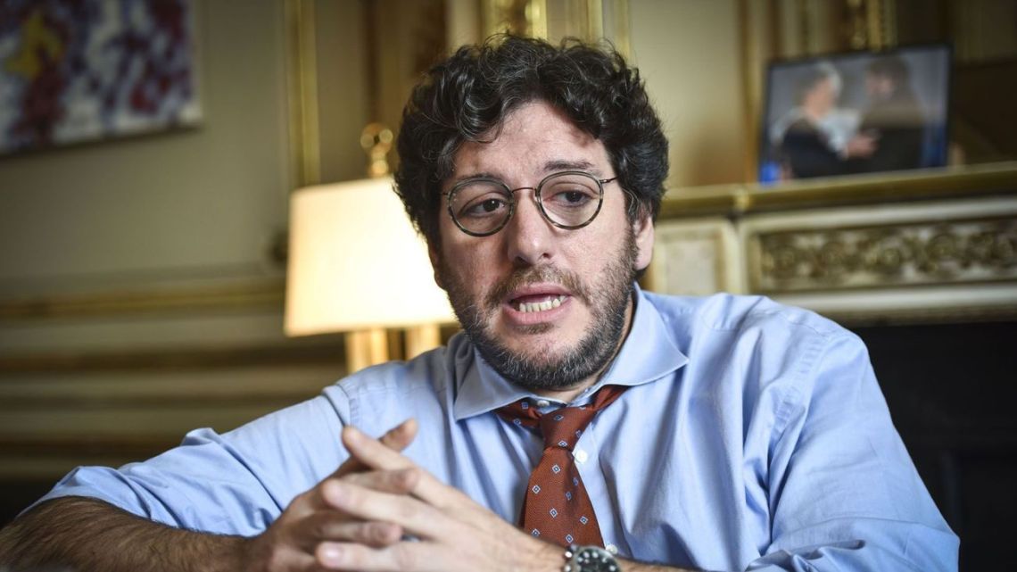 Avelluto destruyó a Espert.