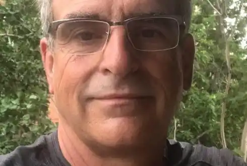 #ChauBigote: Rossi fotografió su nuevo look y fue criticado por De Vido 