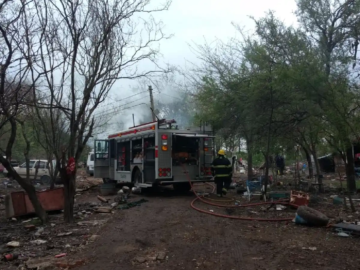Investigan el incendio de una vivienda en Los Eucaliptos 