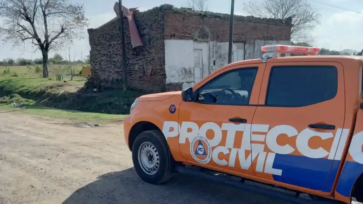 Un fuerte temporal azotó a dos departamentos de la provincia y generó destrozos - 3