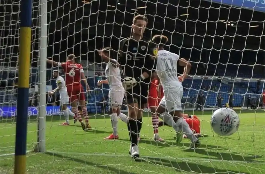 El Leeds de Bielsa ganó con lo justo y acaricia el ascenso a la Premier League