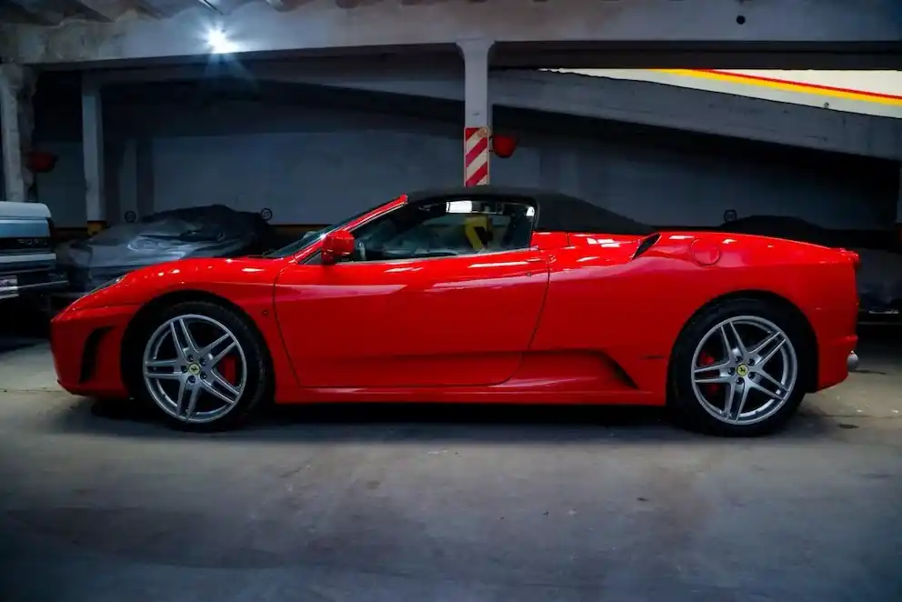 Subastará una Ferrari F430 “inmaculada” que fue incautada al narcotráfico: ¿cuánto sale?