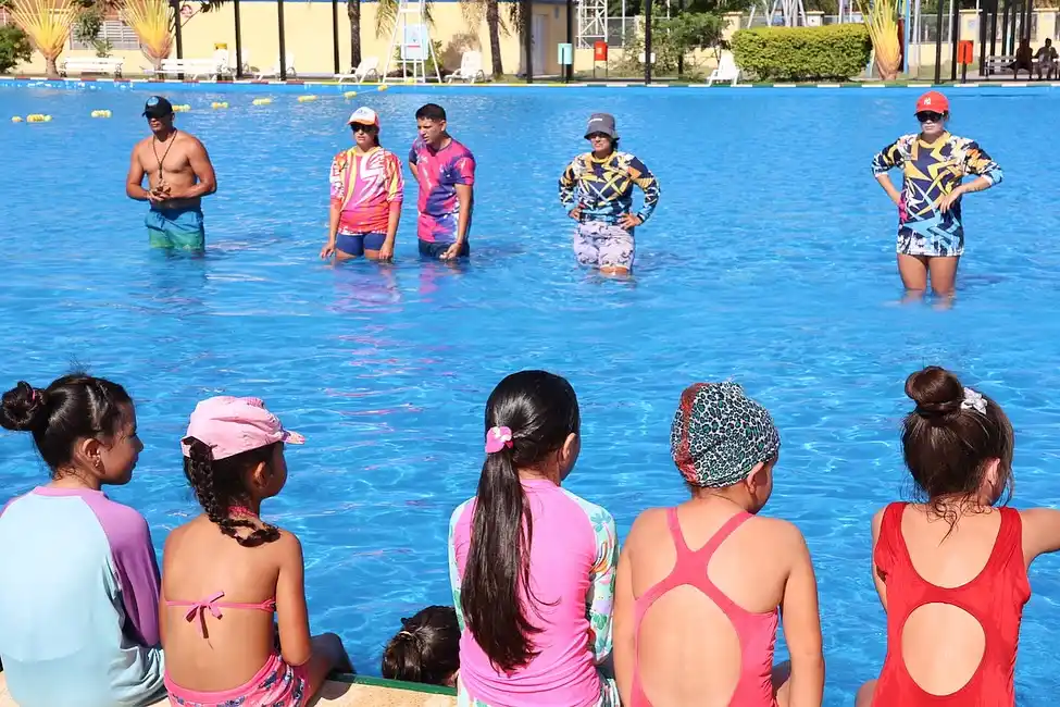 Pileta libre, aquagym y clases de natación en el Parque Acuático “17 de Octubre”