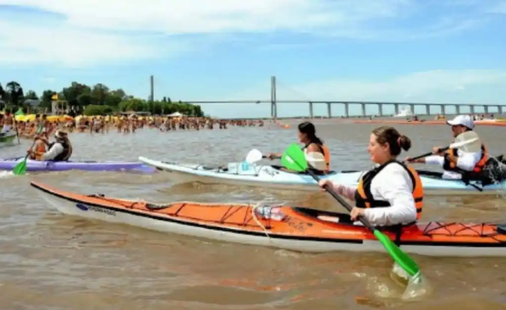 Rosario: kayakistas exigen carriles exclusivos en el Paraná