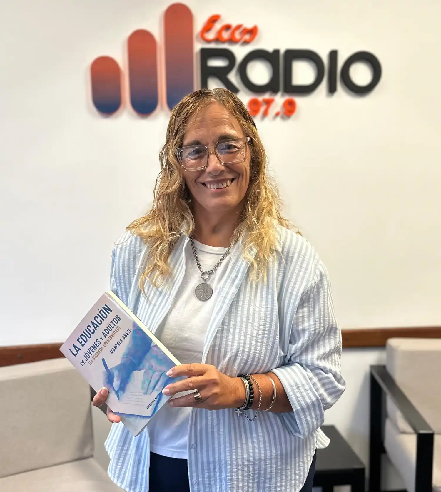 Con su libro, Marcela Abete estuvo en Ecos Radio