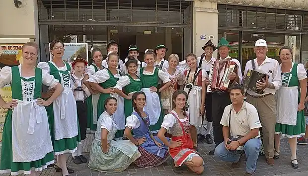Aldea San Antonio presento sus fiestas en la Casa De Entre Ríos 