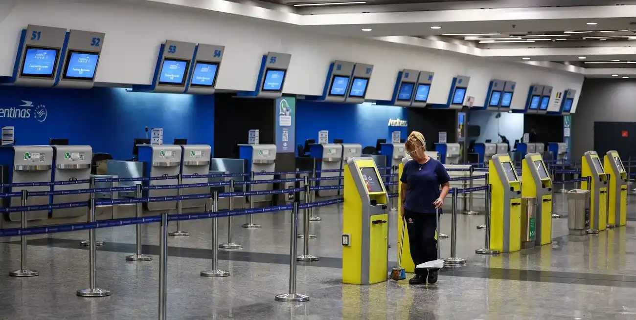 Aerolíneas Argentinas advierte sobre posibles demoras. Créditos: Agustin Marcarian/Reuters