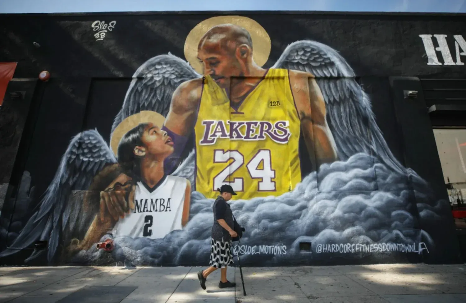 Piden quitar un mural de Kobe Bryant y su hija Gianna en Los Ángeles