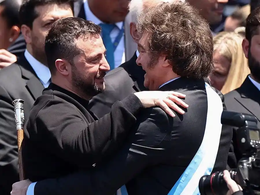 Volodomir Zelensky contó hoy a través de X que se comunicó con Javier Milei.