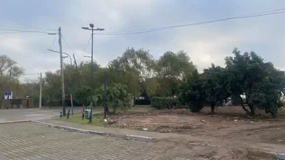 Chau Barisidro: Lo demuelen para construir la “Nueva Costa” frente al río