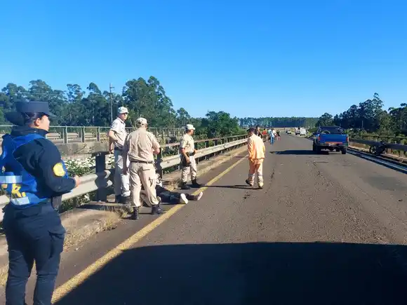 Accidente de tránsito en la Autovía Gervasio Artigas: dos personas hospitalizadas
