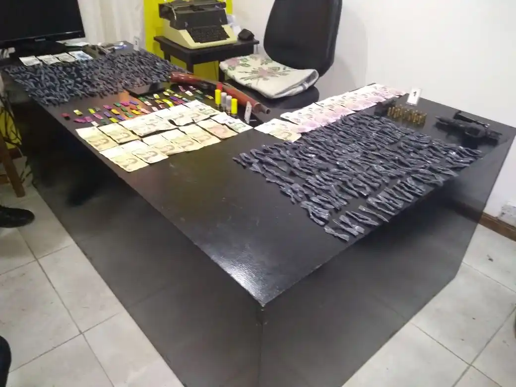 Almirante Brown: Desbaratan banda narco que operaba en campo lindero a una escuela