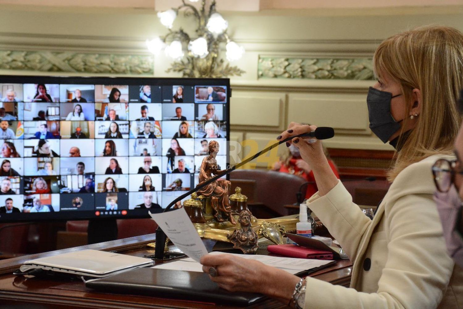 Cuarto intermedio para la suspensión a Sain