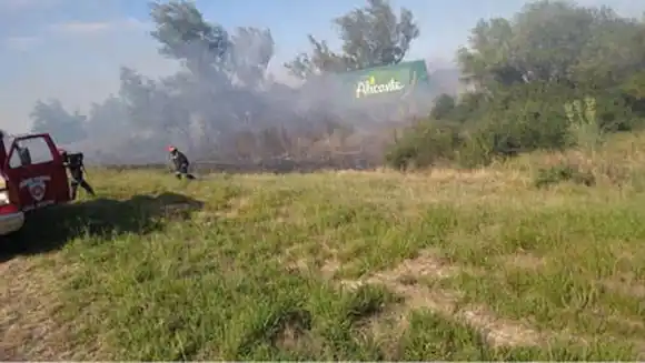 Incendios dificultan el tránsito en la zona de Ceibas