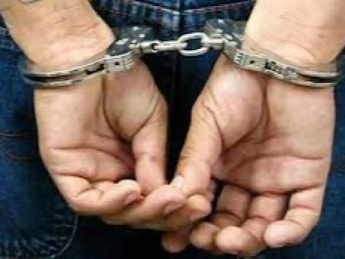 Policías atraparon a ladrones cuando fingieron ser dueños