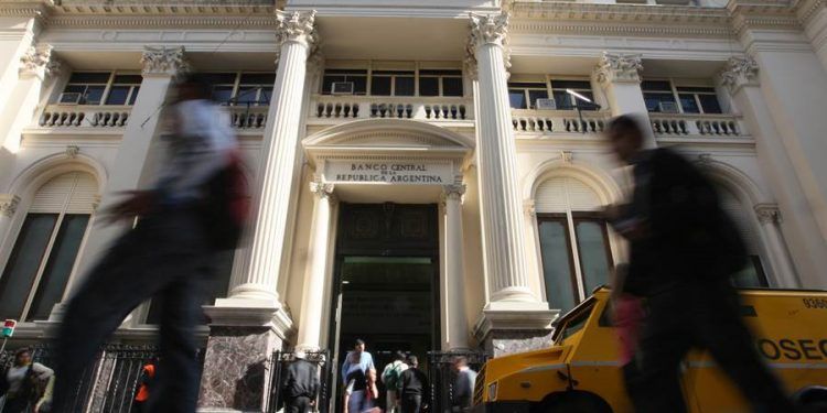 Este martes vencen $526.000 millones en Lebac y el mercado pone el foco en la inflación