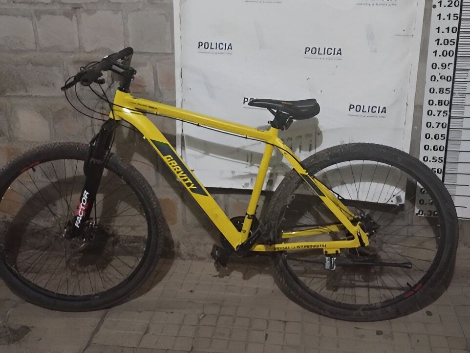 La bicicleta fue secuestrada para restituirla al propietario.