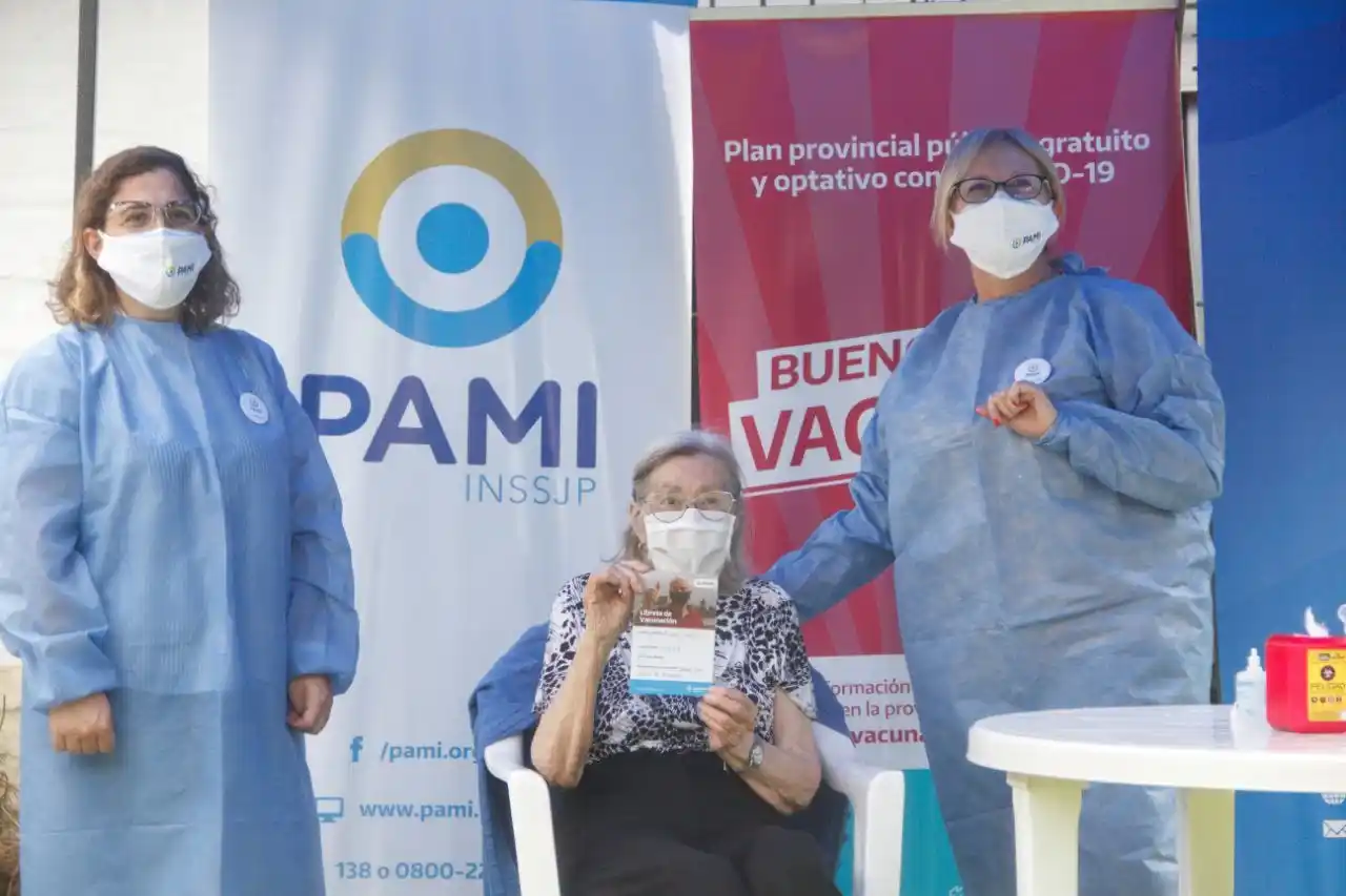 Segunda fase: Comenzó la vacunación para mayores de 70 e intensifican la de personal docente