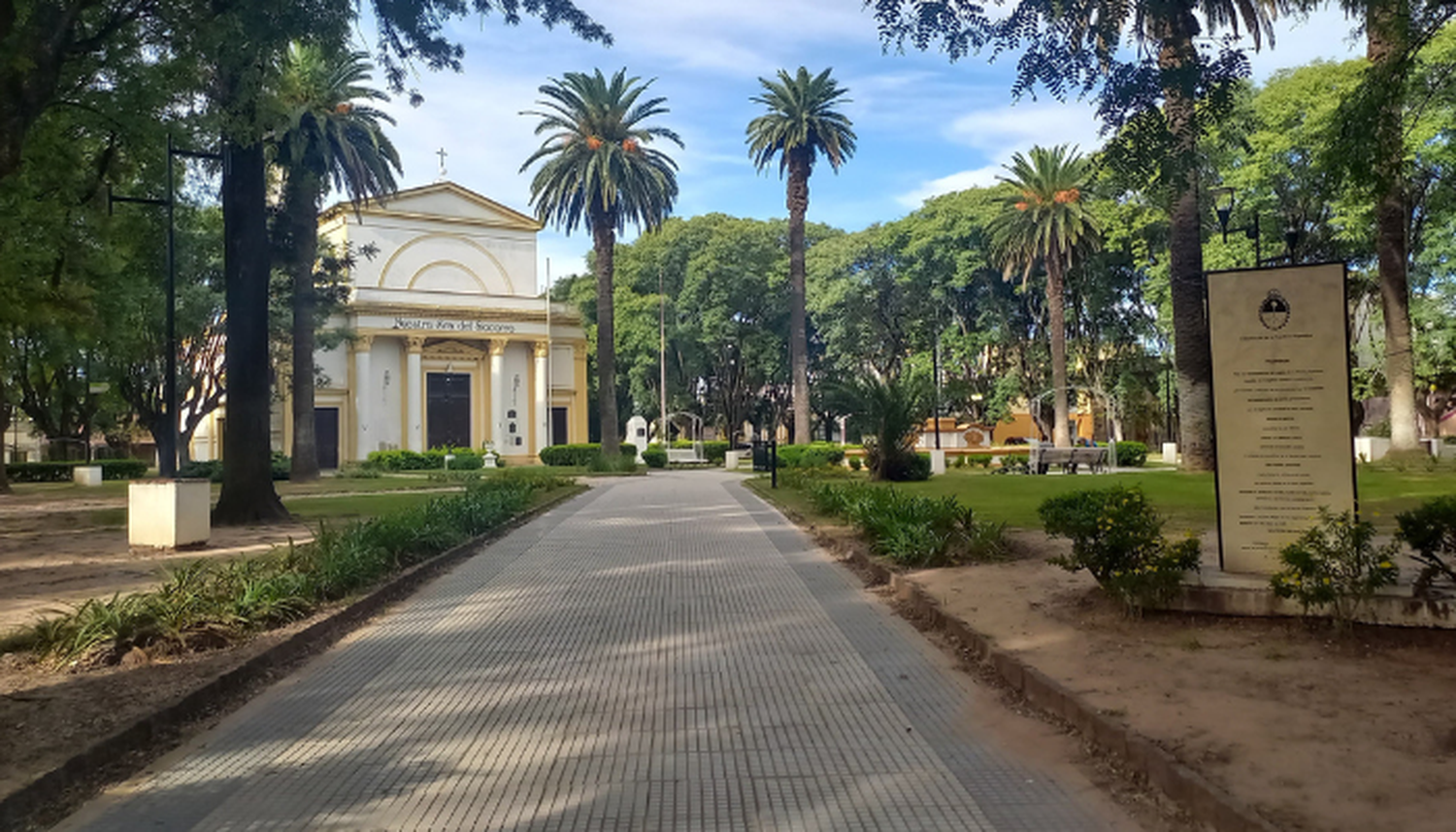 Feriado extralargo: talleres literarios, folklore y dibujo en la plaza Constitución
