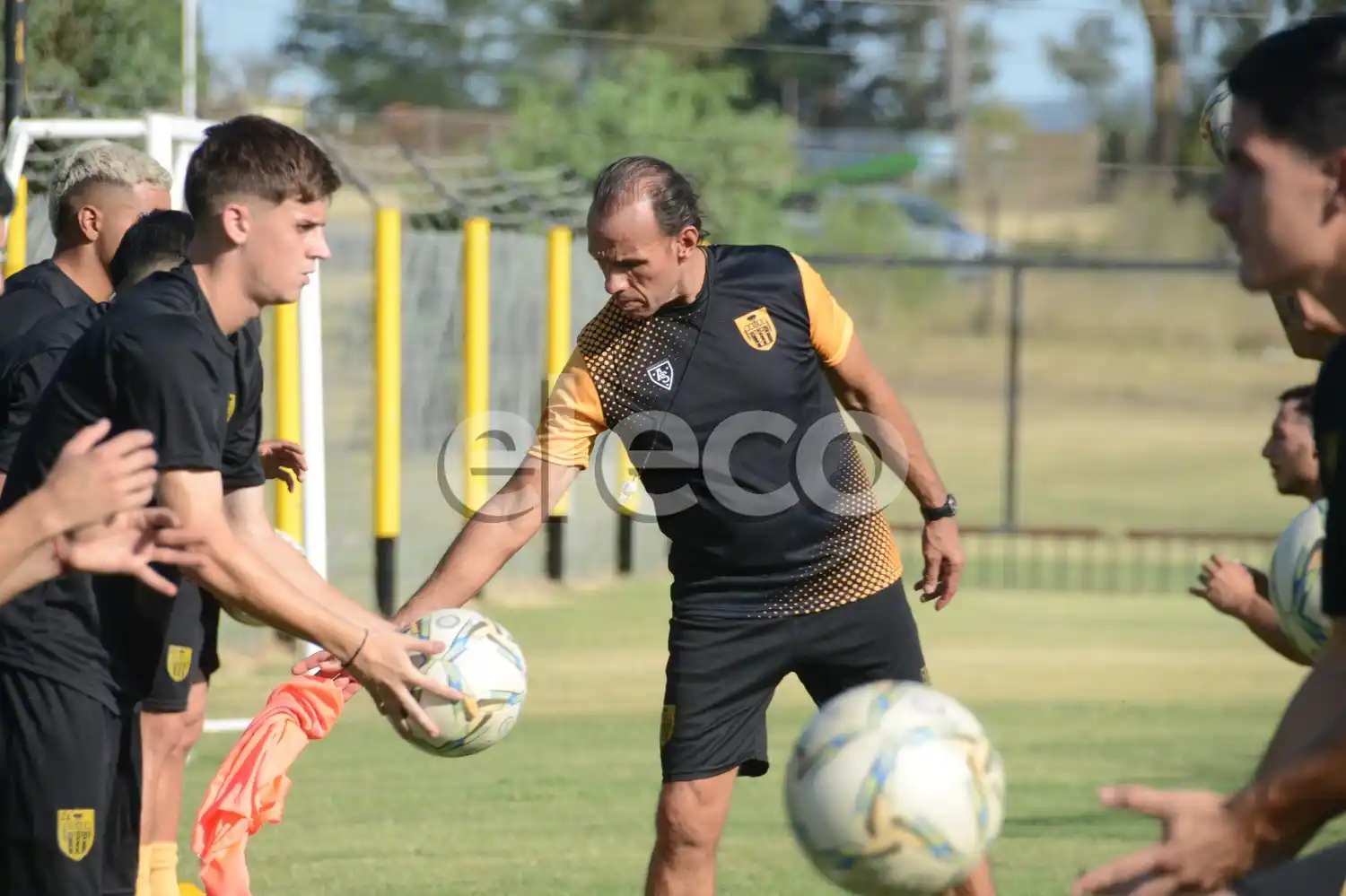 Carlos Fernando Navarro Montoya, DT de Santamarina.