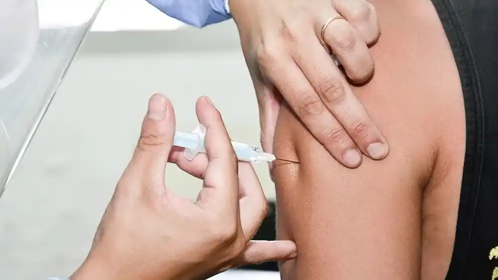 Adelantan el inicio de la campaña de vacunación contra la gripe