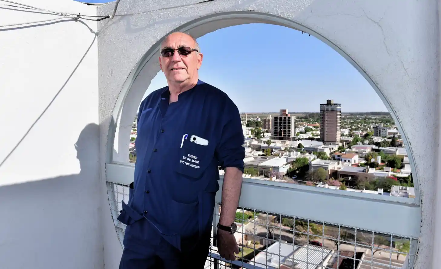 Mikles toma con mucho compromiso sus tareas porque saben que pueden afectar a muchas personas.