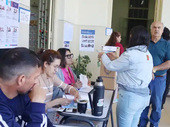 Baja participación nacional y fuerte contraste con Entre Ríos, donde votó el 73% del padrón