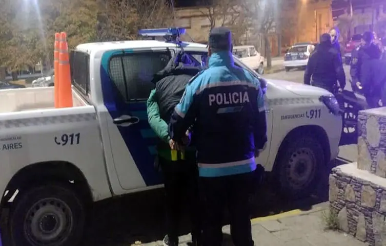 Tenía pedido de captura por robo y quiso sustraer una motocicleta
