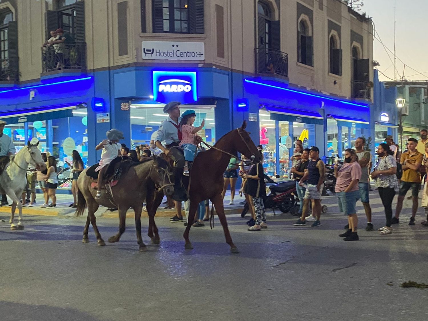 Domingo de ferias, doma, y la primera edición del Barber Fest