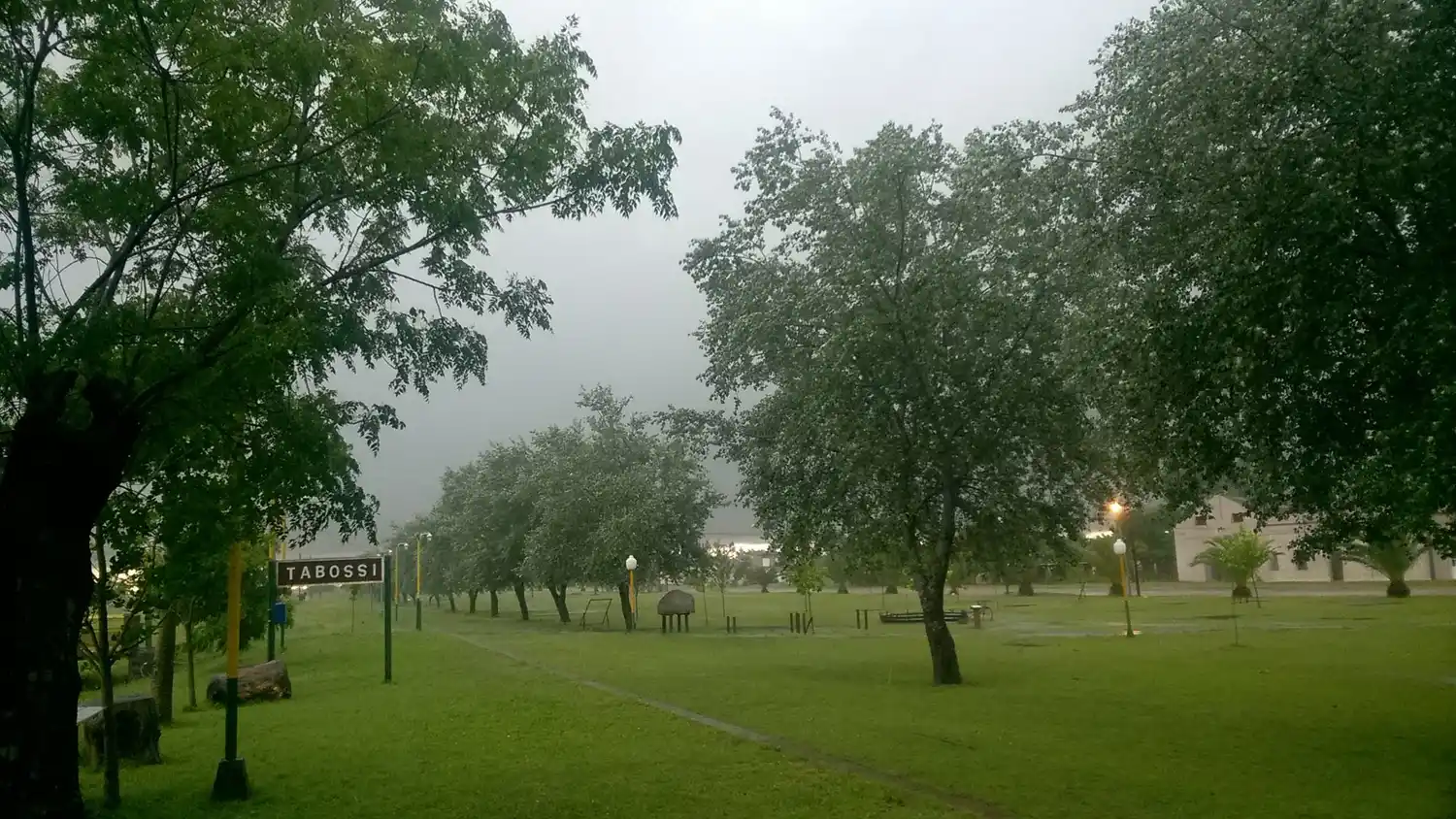 El temporal provocó daños en viviendas en construcción en Tabossi