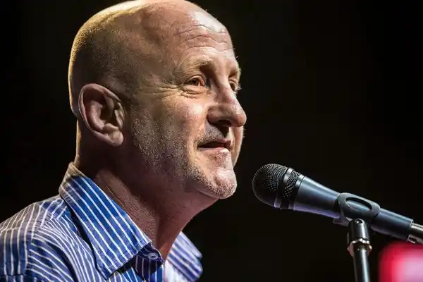 “Entre Ríos tiene una situación financiera compleja pero tiene mucho potencial”