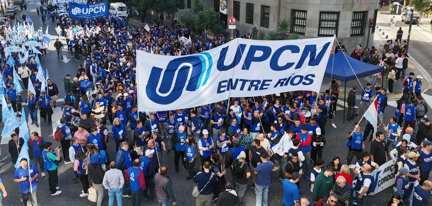 Miles de trabajadores de UPCN Entre Ríos marcharon por la dignidad y contra el ajuste