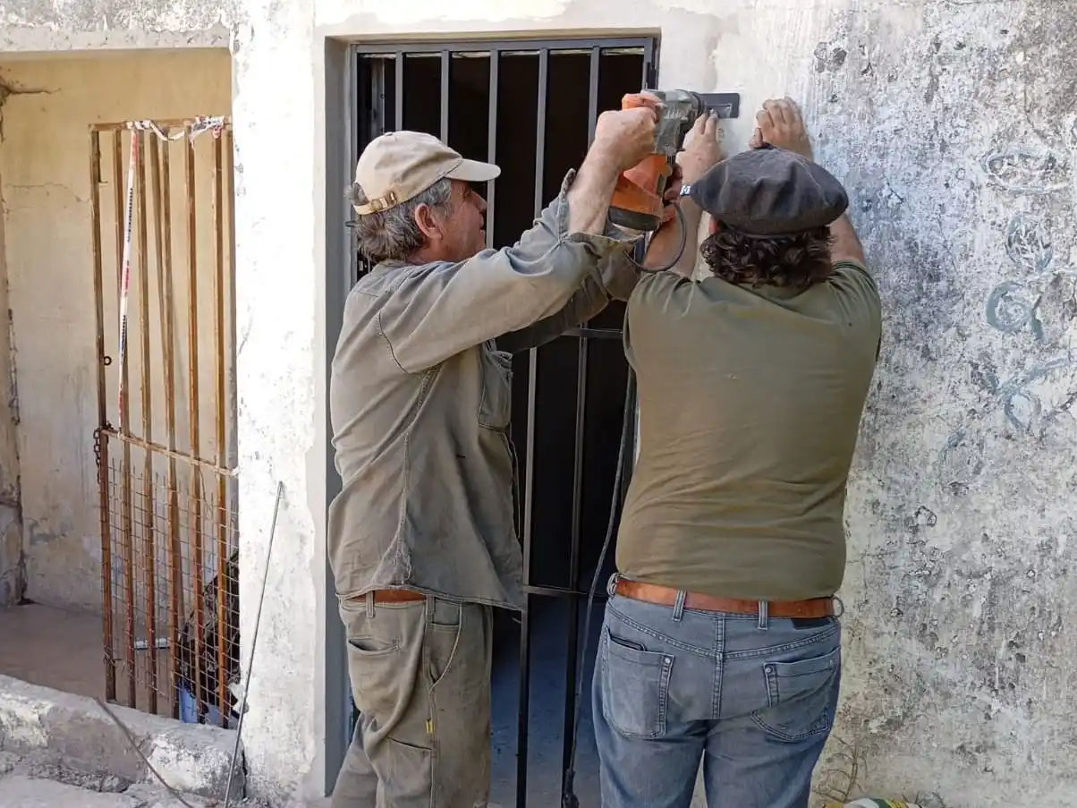 Formadores y alumnos del Centro 24 aplican sus conocimientos en
instituciones educativas