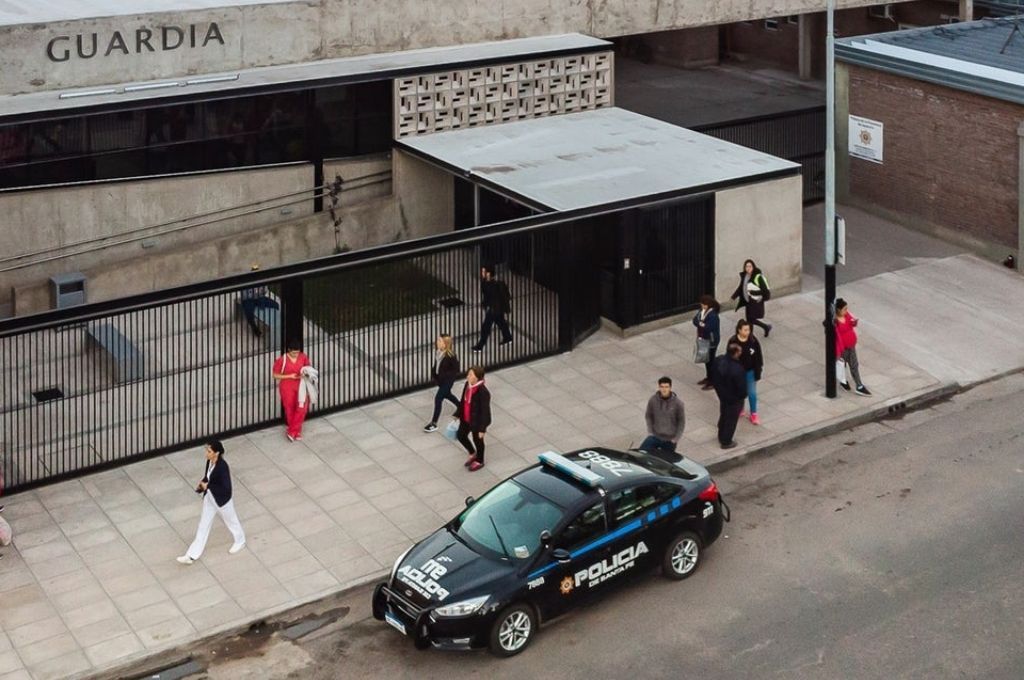 Robaron y balearon a un remisero en el norte de la ciudad