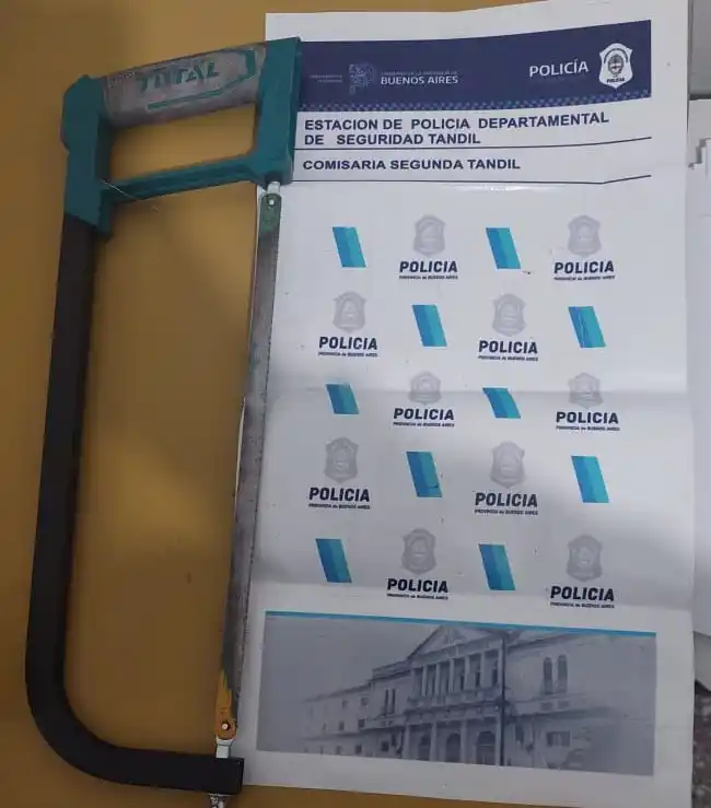 Aprehendieron a otro hombre que estaba cortando cables en Pratt y Cabral