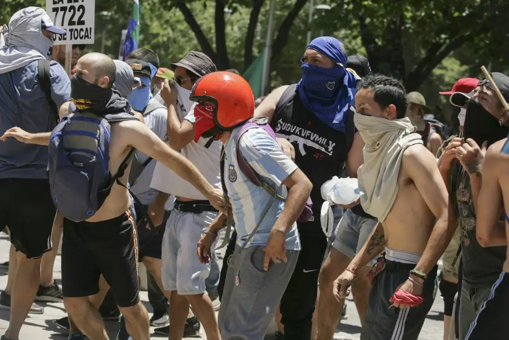 Incidentes en una multitudinaria concentración por la ley minera