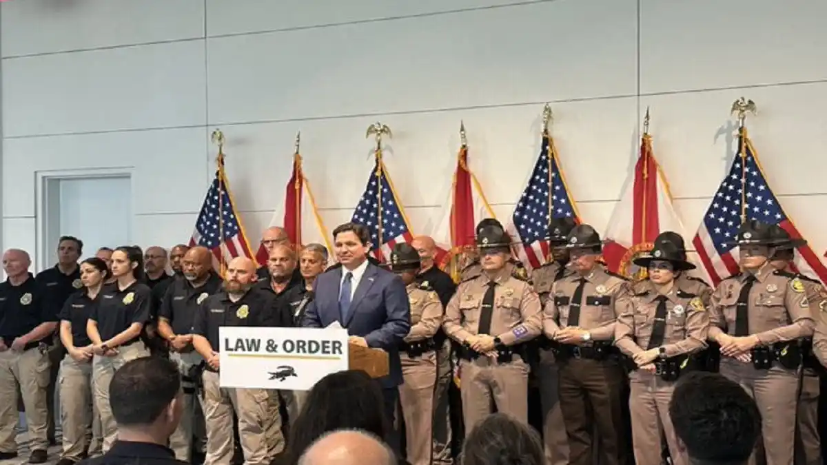 MÁS RESTRICCIONES contra los MIGRANTES en EE.UU.: gobernador de Florida anuncia estas leyes