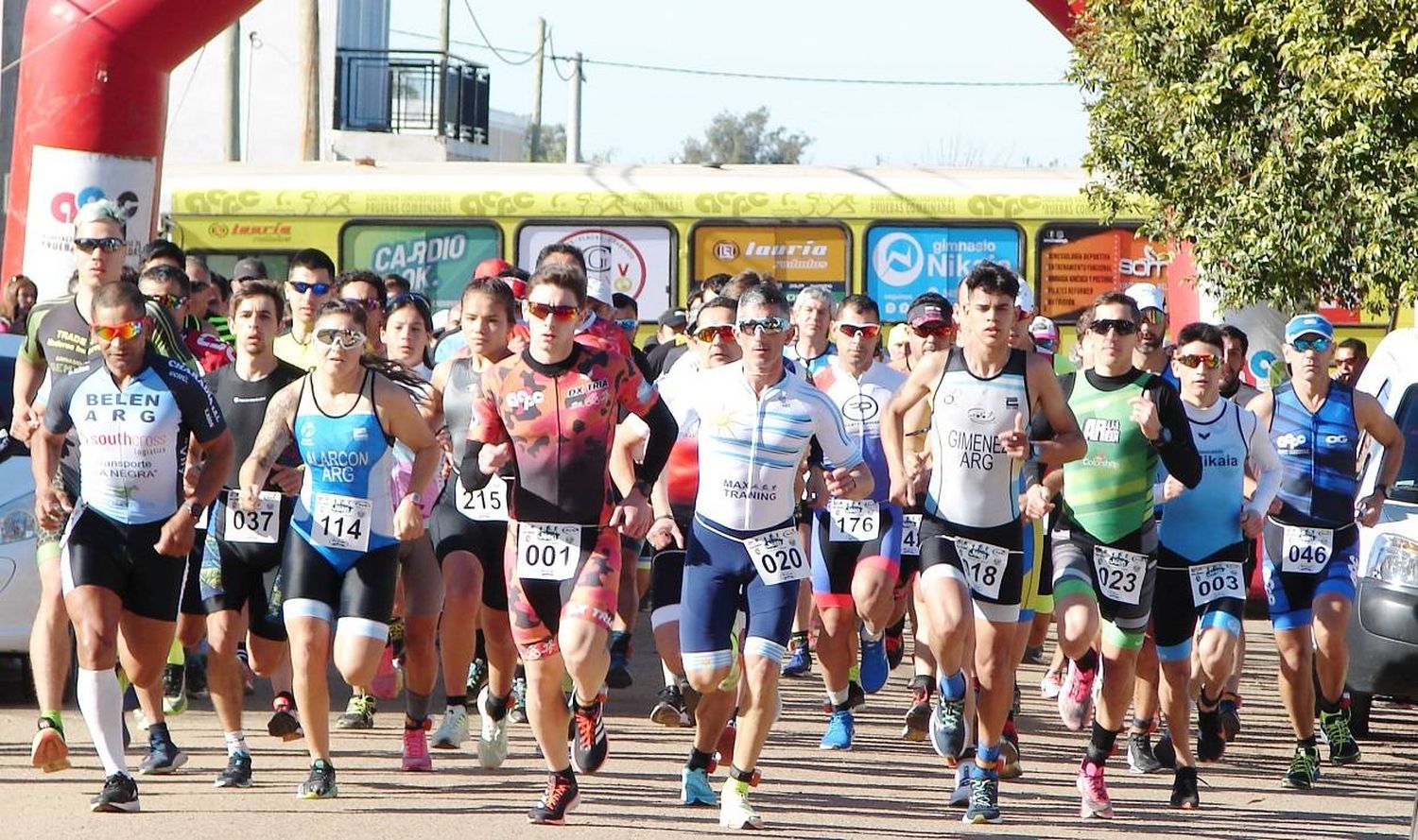 Finaliza el circuito de Triatlón Jeep en Santa Ana