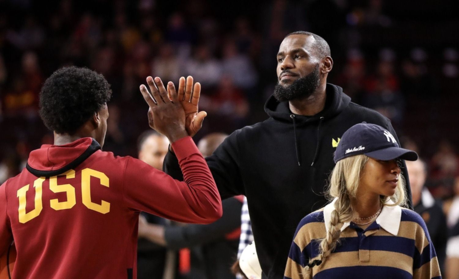 ¿No piensa en eso? Esto dijo Bronny James sobre jugar con su padre LeBron