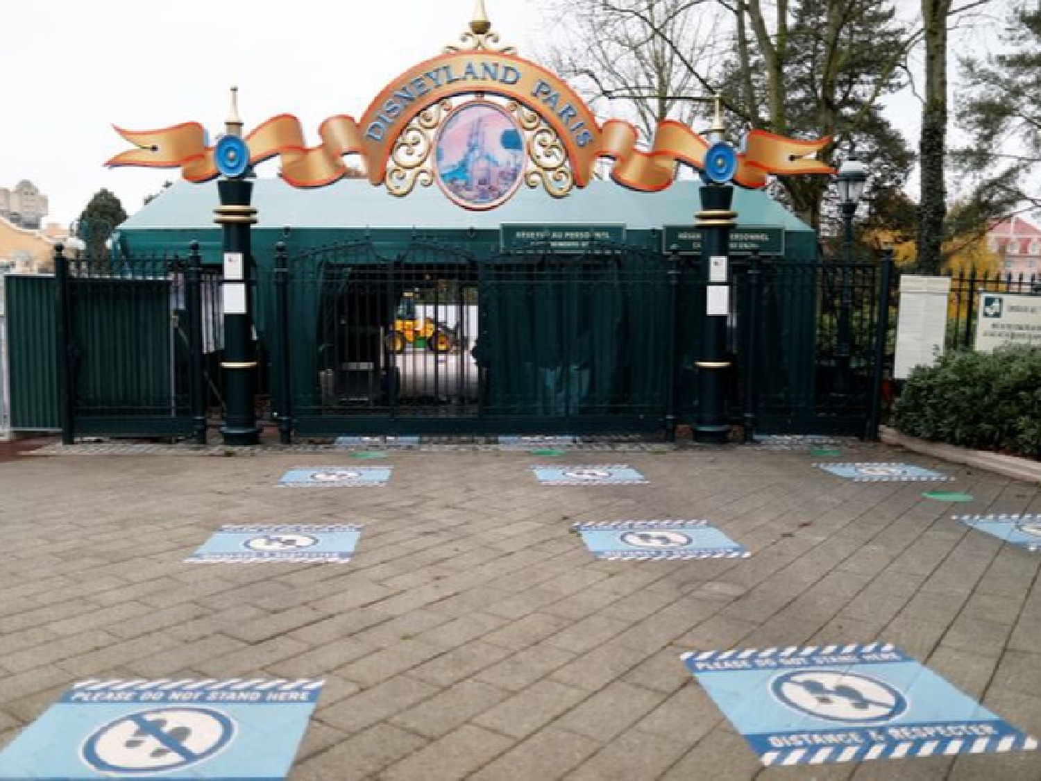 Disneyland París albergará un centro de vacunación masiva contra el covid