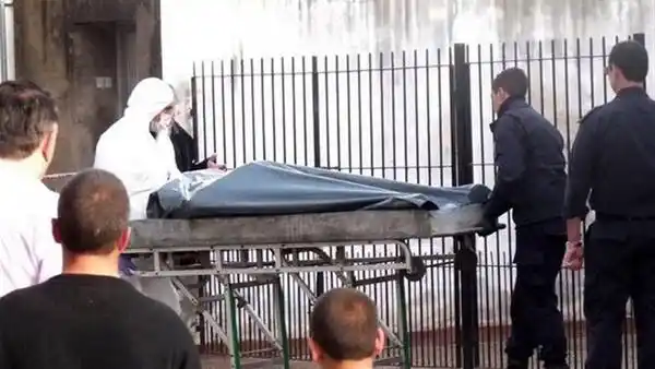 Se casó con una mujer 27 años menor y ella lo terminó asesinando a puñaladas